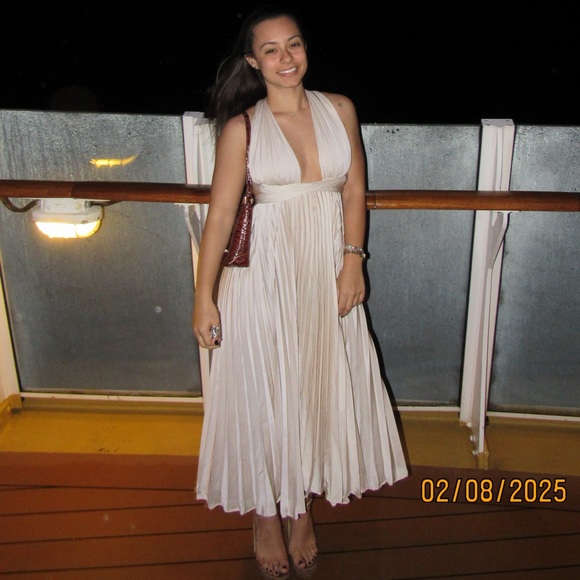 Meet your Posher, Julia - Picture 1 of 1